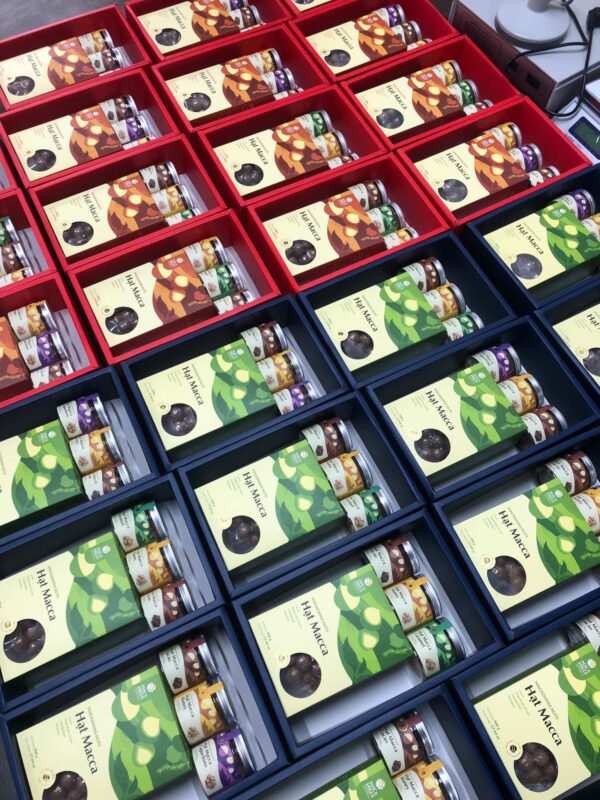 DONG GOI HOP QUA TET HAT MACCA