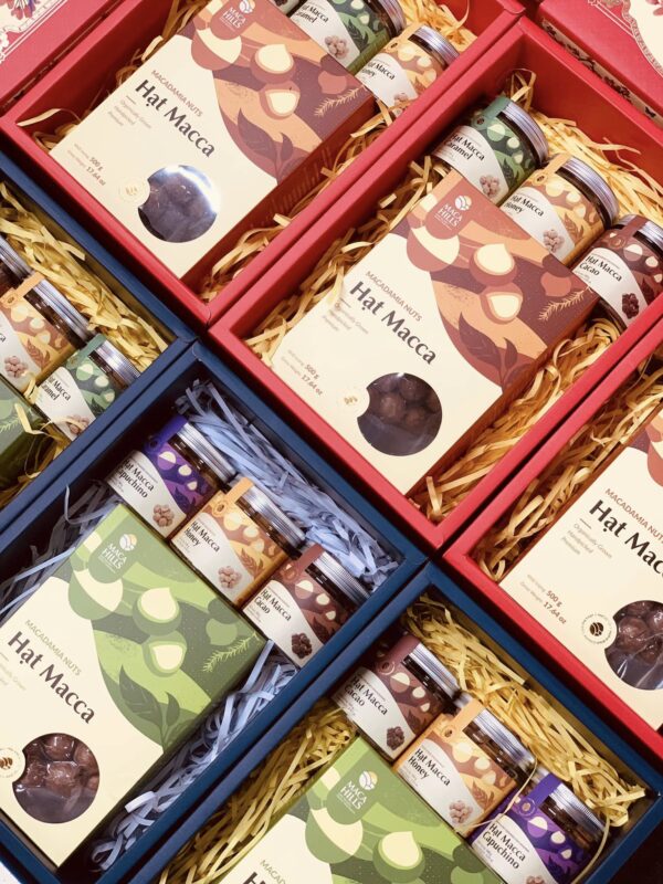 GIA CONG HAT MACCA QUA TET